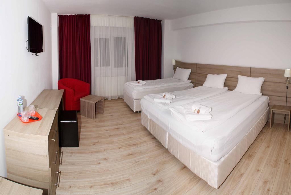 Hotel Otopeni Cameră foto