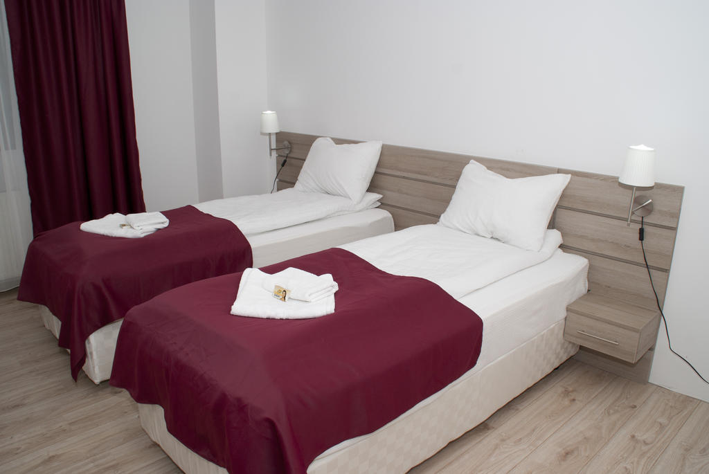 Hotel Otopeni Cameră foto