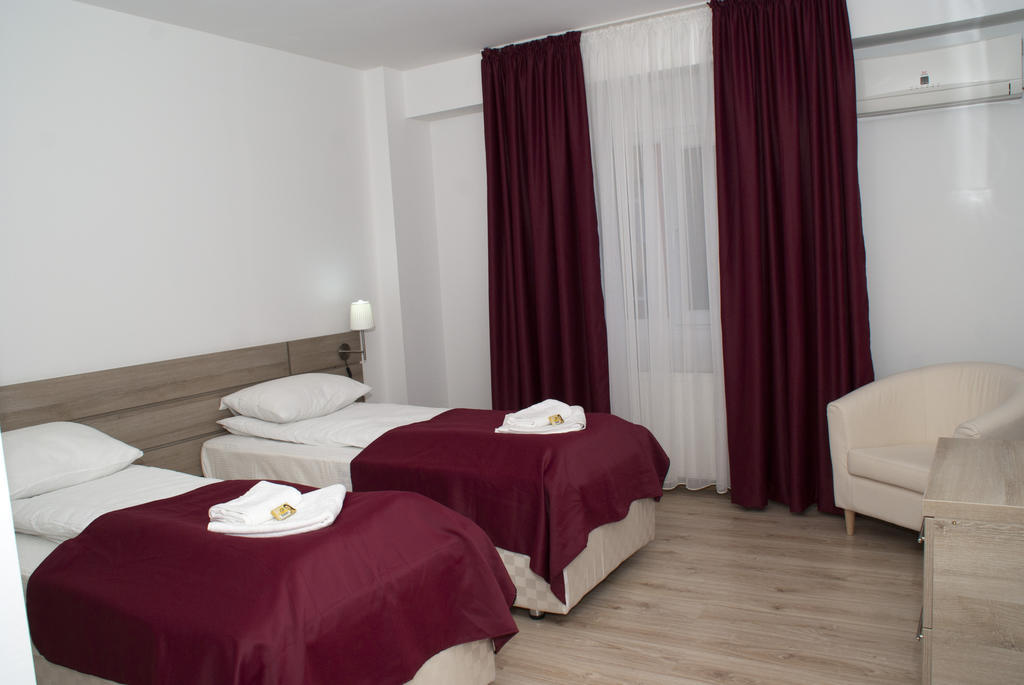 Hotel Otopeni Cameră foto